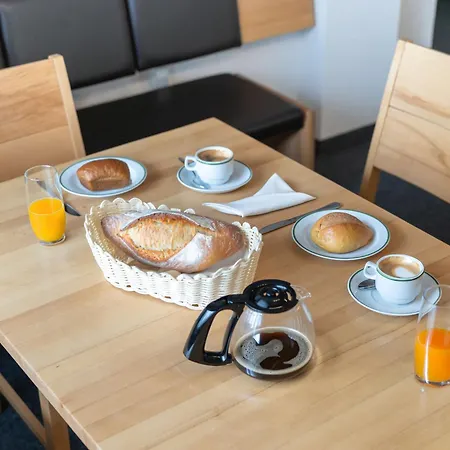 Al Vietta-3 By Interhome * كابل