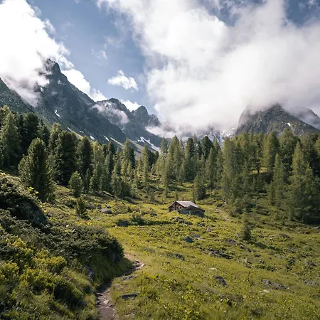 Al Vietta-3 By Interhome