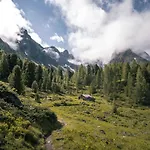 Al Vietta-3 By Interhome